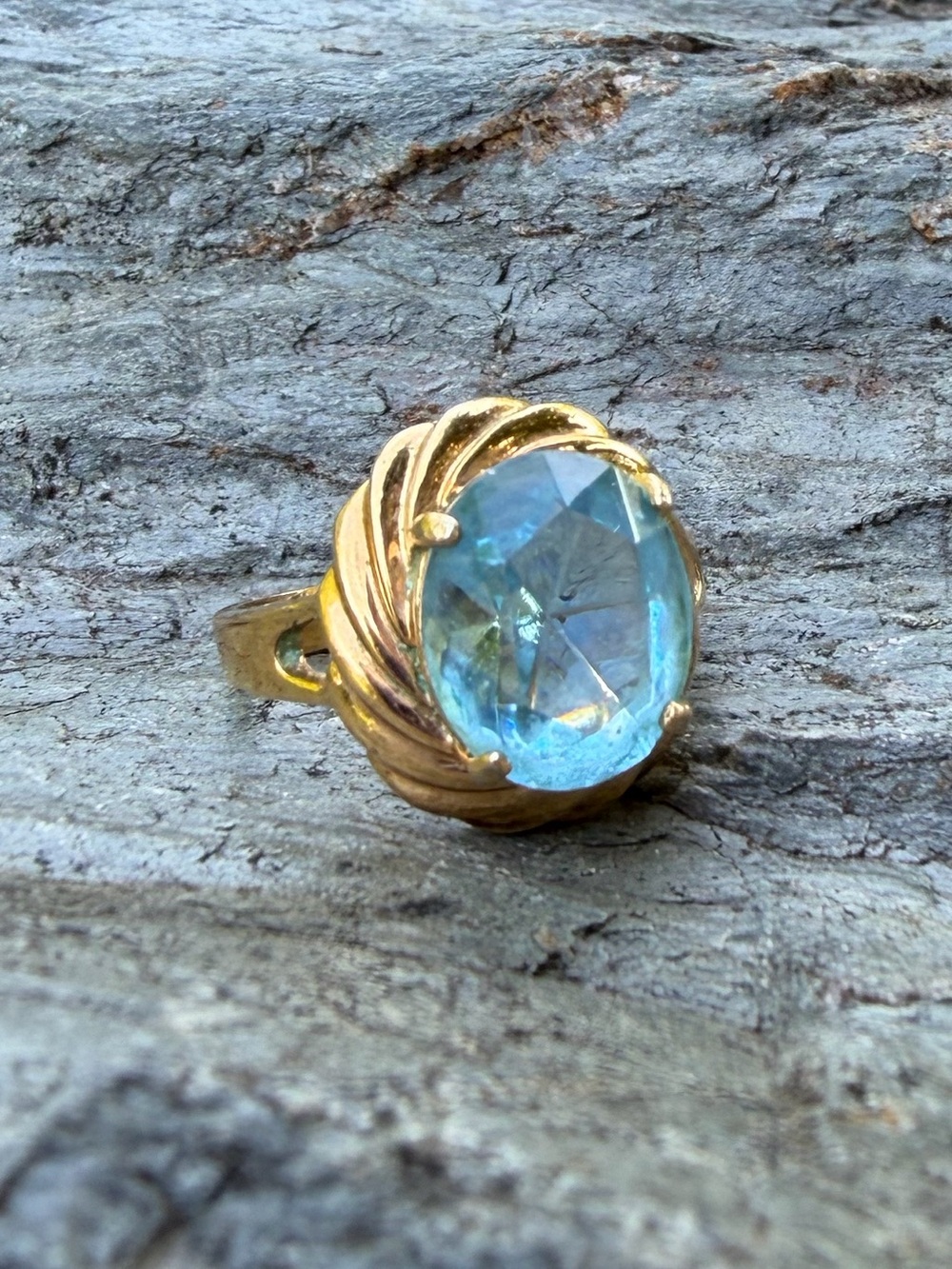 Vintage Gold Ring Blue Gemstone 7.5